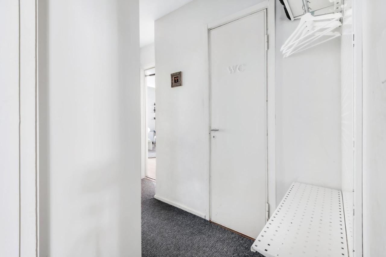 Wehost Spacious Studio Near Metro Kallio Helsinki Exterior foto